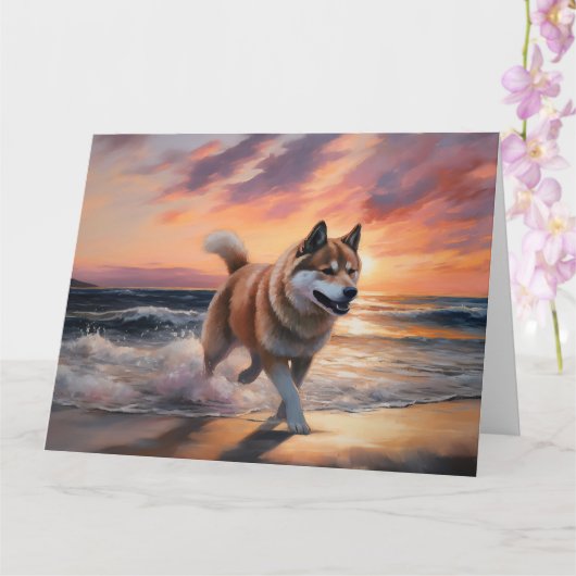 Carte Sandy Paws Akita Chien sur le coucher du soleil de (Orchidée)