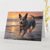 Carte Sandy Paws Australian Cattle Dog on Beach Sunset (Fleur jaune)