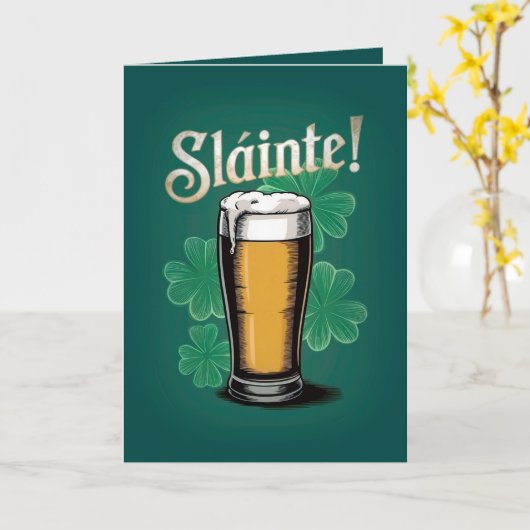 Carte Santé ! Saint Patrick's Day Chope de Bière en Vert (Fleur jaune)