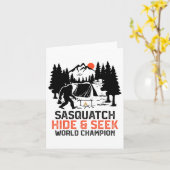 Carte Sasquatch Camping Forêt Extérieure Drôle Sasquatch (Fleur jaune)