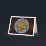 Carte Scones de raisin sur plaque<br><div class="desc">Scones de raisin sur carte de voeux en plaque. Vous pouvez facilement customiser ce produit gratuitement si vous souhaitez ajouter du libellé ou changer la couleur du arrière - plan.</div>