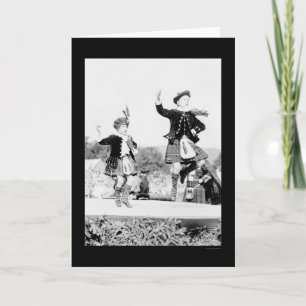 Carte Scotish badine la danse dans des kilts 1912