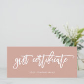 Carte Script moderne en terre cuite | Certificat cadeau (Debout devant)