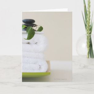Carte Serviettes blanches et pierres spas