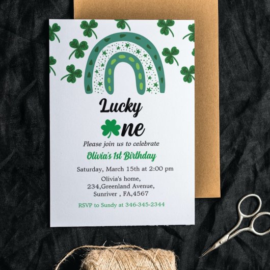 Carte Shamrock de l'invitation d'anniversaire de St Patr