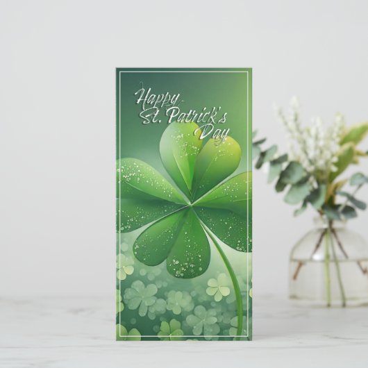 Carte Shamrocks verts Bonne St. Patrick's Day (7) c (Debout devant)