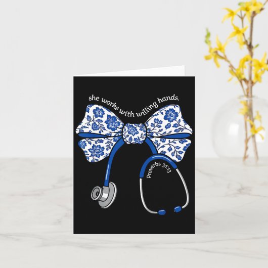 Carte She Works With Willing Hands Proverbs 31 13 Christ (Fleur jaune)