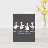 Carte Silly Goose Inclusion Means Everyone Belongs Funny (Fleur jaune)