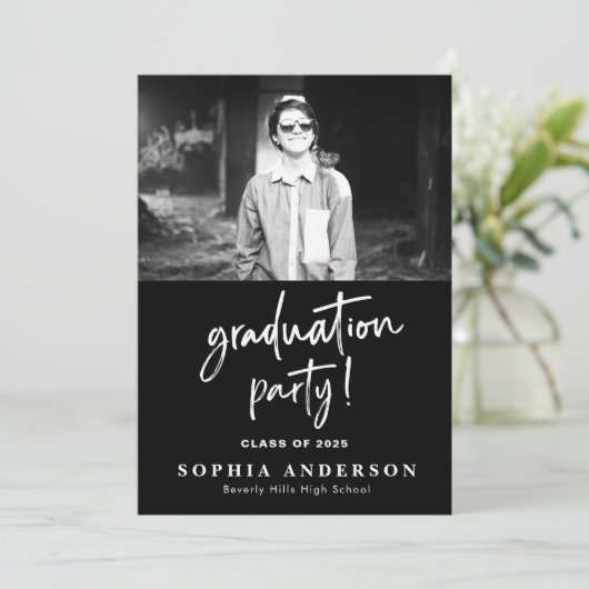 Carte simple de lycée noir et blanc (Debout devant)