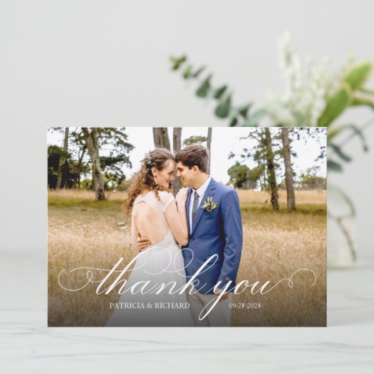 Carte Simple Script Elegant Mariage Merci photo (Debout devant)