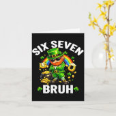 Carte Six seven bruh st patrick’s day funny leprechaun (Fleur jaune)