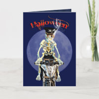 Skeleton biker fume une cigarette