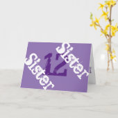 Carte Soeur, 12ème anniversaire, blanc sur violet. (Fleur jaune)