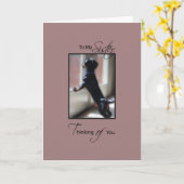 Carte Soeur Pensez à vous avec un petit chien, allez bie (Fleur jaune)