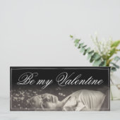 Carte Sois ma Saint-Valentin - jeune femme menteuse (Debout devant)