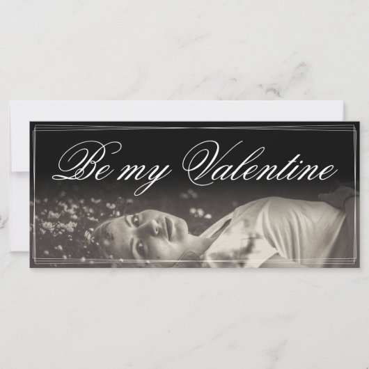 Carte Sois ma Saint-Valentin - jeune femme menteuse (Devant)