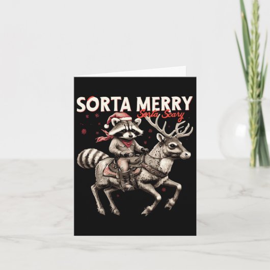 Carte Sorta Merry Sorta Effrayant Noël Funny Raccoon Ri (Devant)