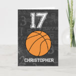 Carte Sports 17e anniversaire Basketball<br><div class="desc">Une carte d'anniversaire du 17e basketball sport personnalisée,  que vous pouvez facilement personnaliser l'avant avec le nom et le message de la carte intérieure. Une carte d'anniversaire personnalisée pour les joueurs de basket-ball,  les fans de basket-ball,  etc.</div>