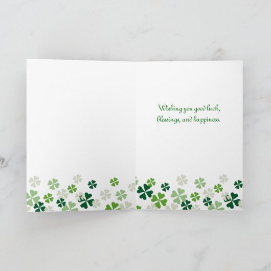 Carte St. Patrick's Day Stylish Black Labrador Clovers (Intérieur)