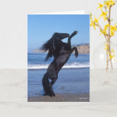 Carte Stallion Friésien Noir Élevant Sur La Plage (Fleur jaune)