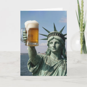 Carte Statue de la Liberté d'anniversaire levant un mug 