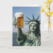 Carte Statue de la Liberté d'anniversaire levant un mug  (Fleur jaune)