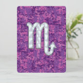 Carte Symbole Zodiaque Scorpio sur Camo numérique rose (Debout devant)
