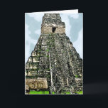 Carte : Temple maya chez Tikal, Guatemala<br><div class="desc">Tikal est un site maya antique, situé dans le Guatemala du nord. Il était l'un des centres culturels principaux de la civilisation maya et est considéré un site sacré par le Maya et leurs descendants. J'ai pris cette photo un jour très chaud d'été en parc national de Tikal au Guatemala...</div>