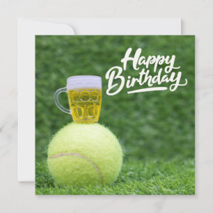 Carte Tennis Anniversaire avec balle et bière sur l'herb