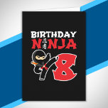 Carte Thème de fête d'anniversaire Ninja pour enfants de<br><div class="desc">Ce design d'anniversaire Ninja 8 fait un cadeau parfait pour une fête d'anniversaire de ninja de 8 ans. Il comporte le symbole japonais du Ninjutsu avec un ninja de dessin animé faisant un coup de pied de karaté que le garçon ou la fille d'anniversaire adorera. Ce design d'anniversaire ninja pour...</div>