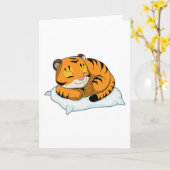 Carte Tigre dormant avec un oreiller (Fleur jaune)