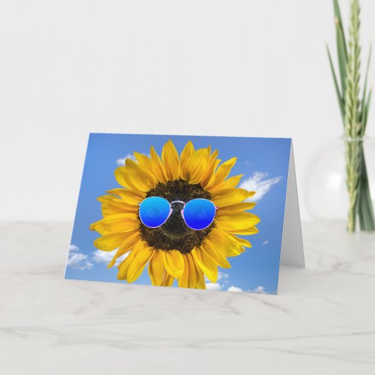 Carte Tournesol d'anniversaire portant des lunettes de s (Devant)