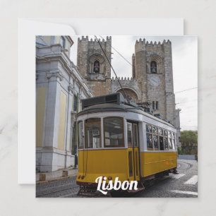 Carte Tramway jaune sur la cathédrale de Lisbonne au Por
