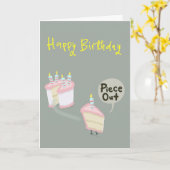 Carte Tranche de gâteau d'anniversaire criant "piece out (Fleur jaune)