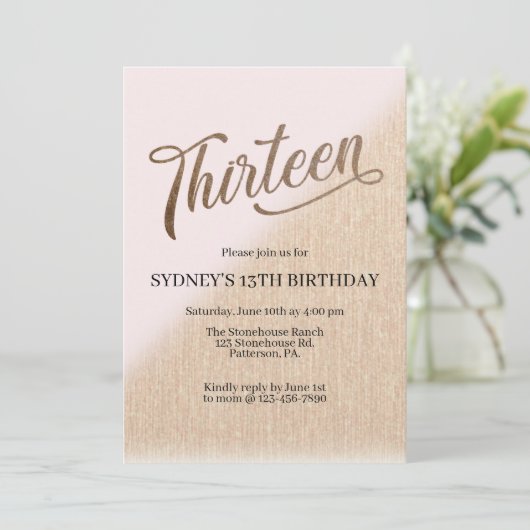 Carte Treizième anniversaire, blush et or, ado (Debout devant)