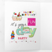 Carte Trois Volets Bonne carte de tri-Fold Anniversaire FUN Cupcake (Intérieur en premier)