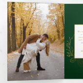 Carte Trois Volets Elégante main tiré Gold Holly Arch Photo (Intérieur en premier)