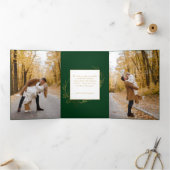 Carte Trois Volets Elégante main tiré Gold Holly Arch Photo (Intérieur)