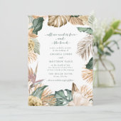 Carte Tropical Floral Love and the Beach Wedding Invitat (Debout devant)