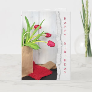 Carte tulipes rouges dans l'anniversaire brun de sac