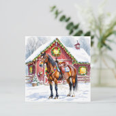 Carte Un Cheval Brown Festif et une grange d'hiver Noël (Debout devant)