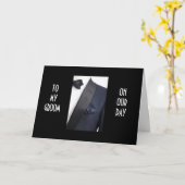 CARTE UN HOMME À TUX "À MON GROOM EN NOTRE JOUR" (Fleur jaune)