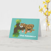 Carte Un mignon léopard dormant dans un arbre dessin ani (Fleur jaune)