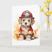 Carte Un pompier mignon en costume de chien en formation (Fleur jaune)