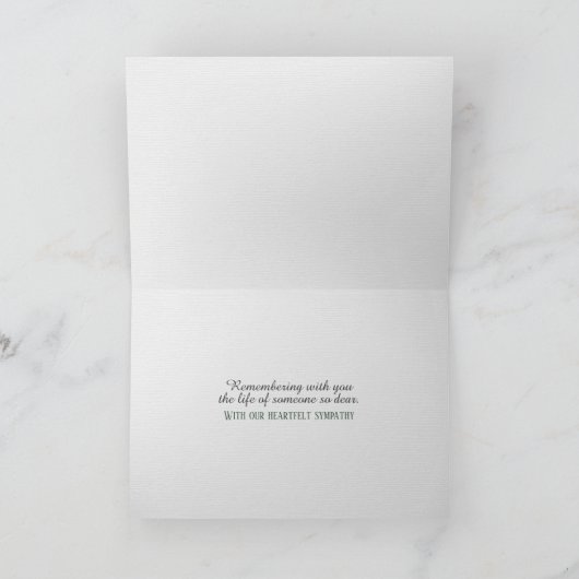 Carte un seul arbre vert dans la compassion brouillard (Intérieur)