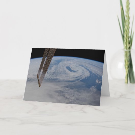 Carte Un Système De Faible Pression Mi-Atlantique. (Devant)