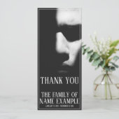 Carte Un visage endormi à mi-ombre (Debout devant)