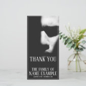 Carte Un visage endormi à mi-ombre (Debout devant)