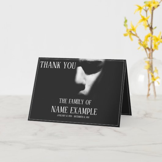 Carte Un visage endormi à mi-ombre (Fleur jaune)