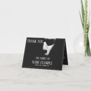 Carte Un visage endormi dans une demi-ombre